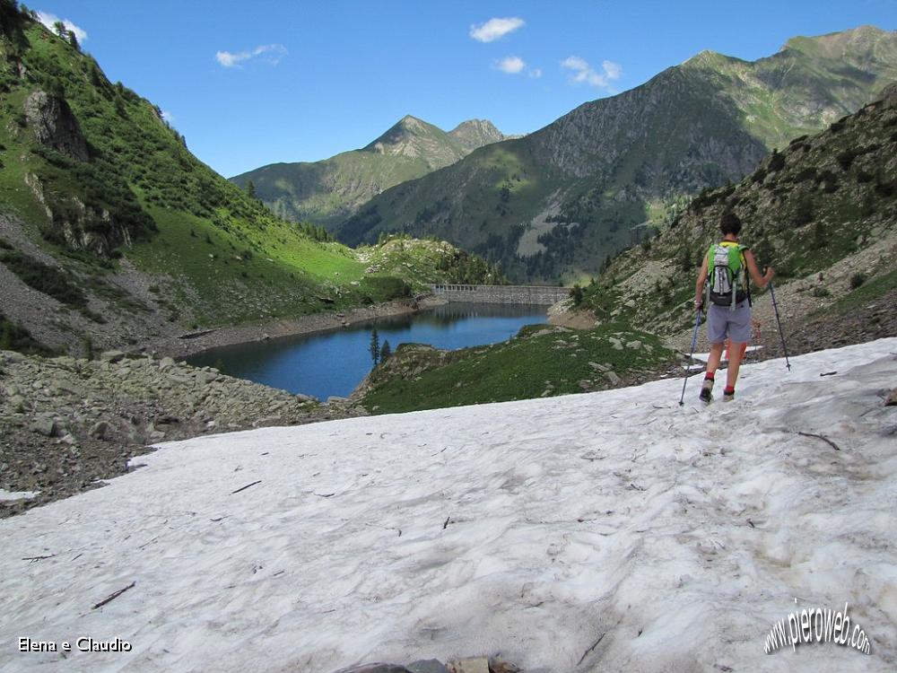 41 Si scende al lago dei Frati.JPG